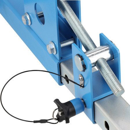 Hand-operated tester for checking suspension play, Resser