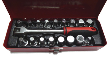 OIL PLUG WRENCHES 18 ITEMS